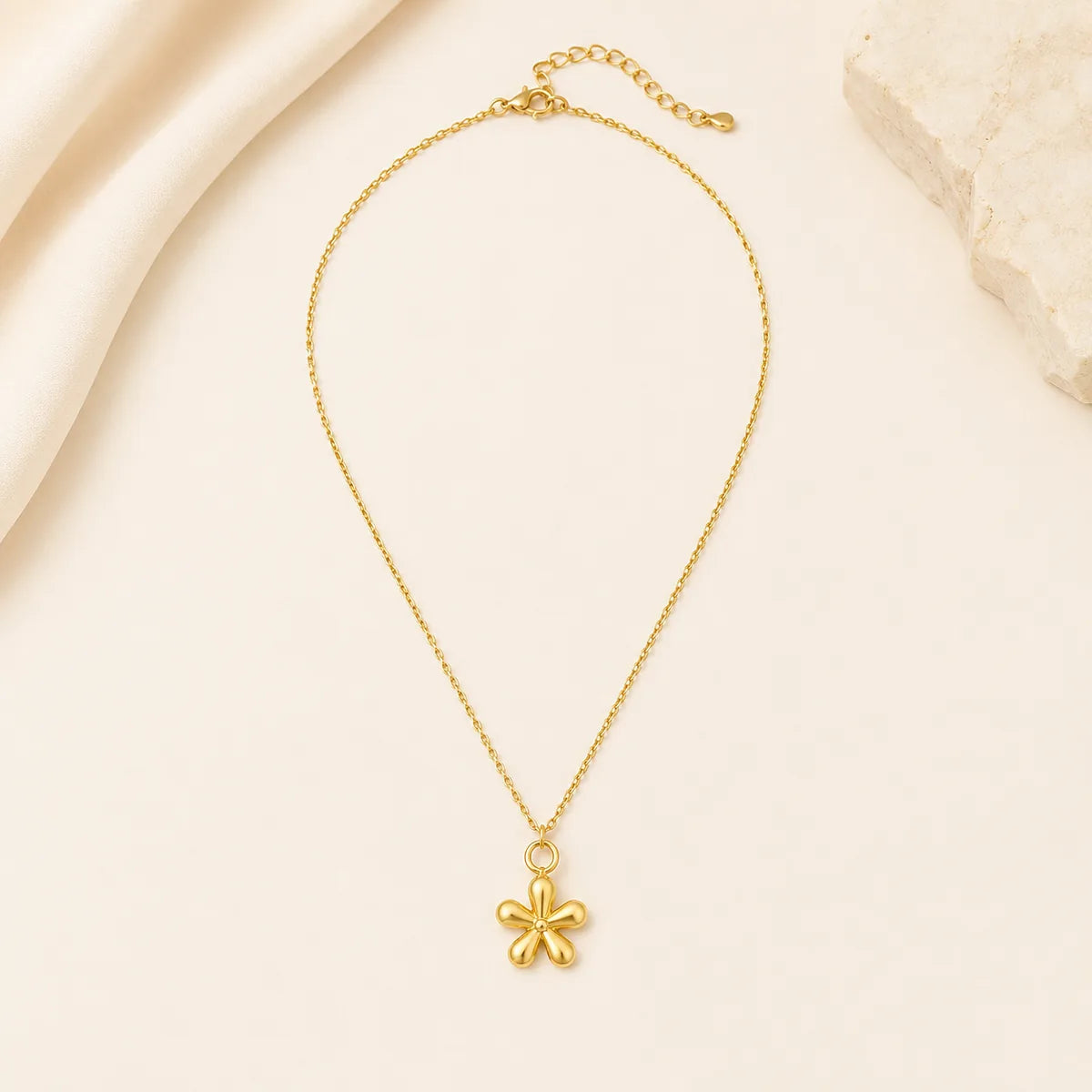 Zalaya Daisy Necklace